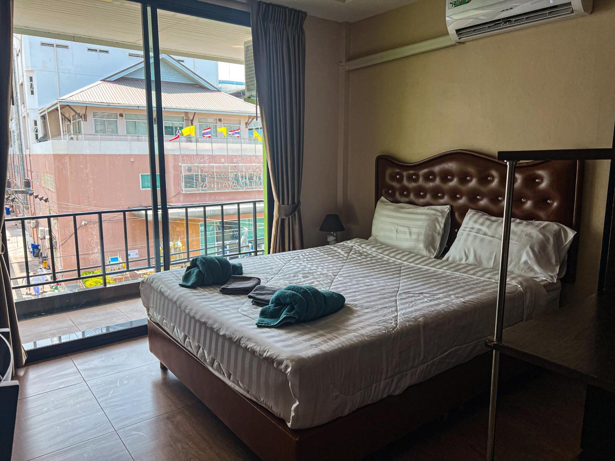 Smyrna Apartment Pattaya Ngoại thất bức ảnh